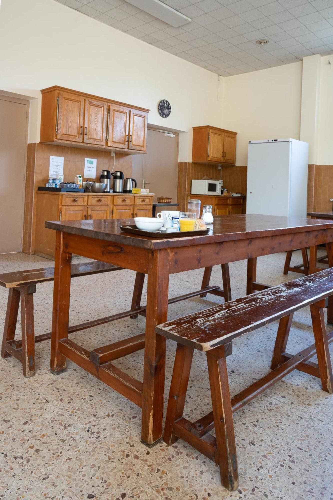 Auberge De Jeunesse Hi Αρλ Εξωτερικό φωτογραφία